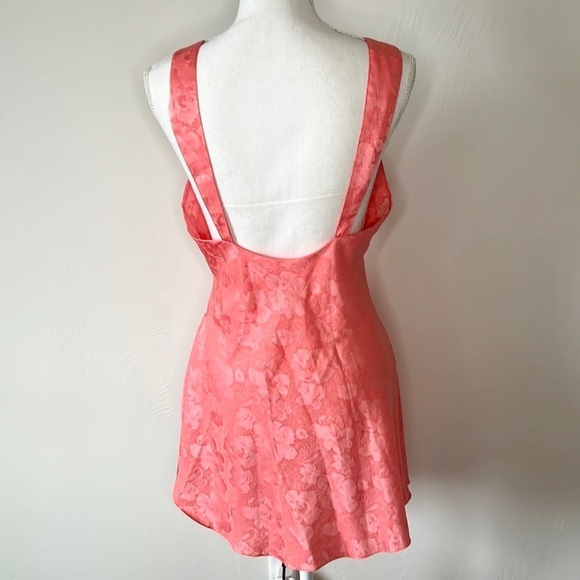 Victoria’s Secret Gold Label Slip - Picture 5 of 6